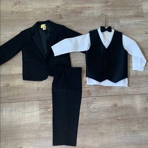 Toddler tuxedo 2T